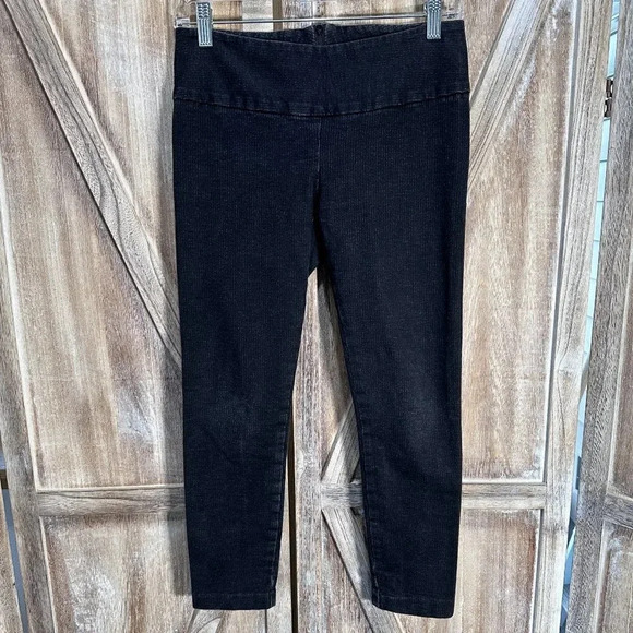Alice + Olivia Capri Leggings - Picture 1 of 7